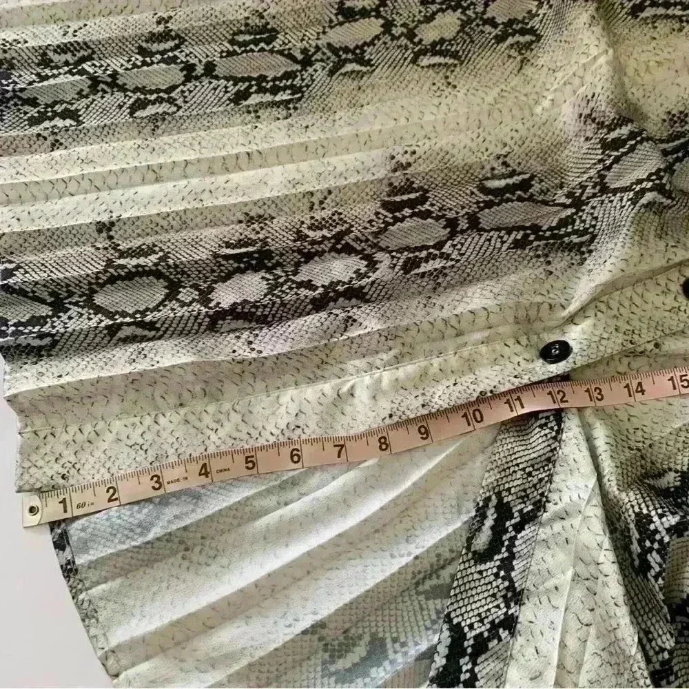 Dress Forum Women's Snakeskin Print Pleated Midi Skirt Size Large
